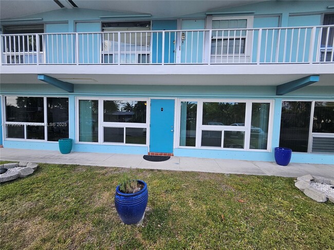 Foto del edificio - 733 NW 30th Ct