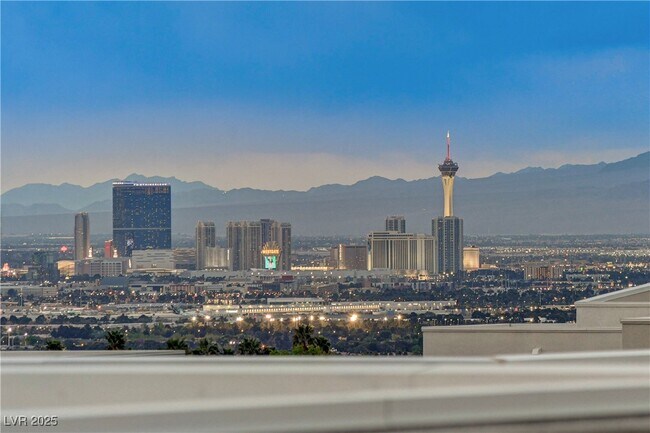 Foto del edificio - 746 Horizon Canyon Dr
