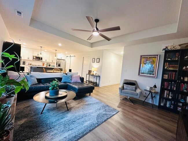 Foto del edificio - 7671 N Rainbow Dr