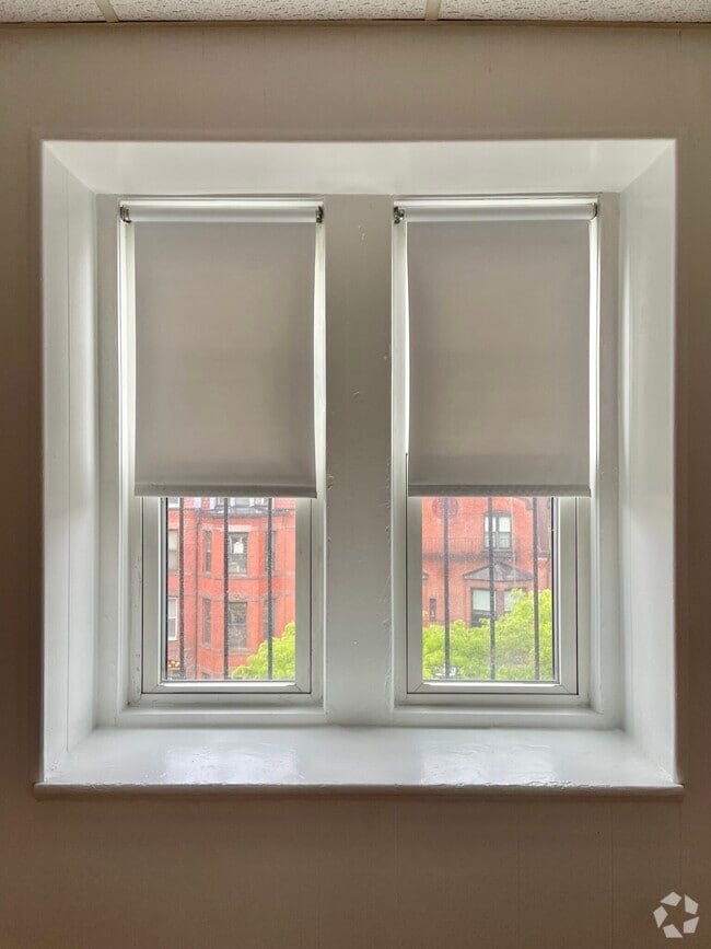 Building Photo - 264 Newbury St