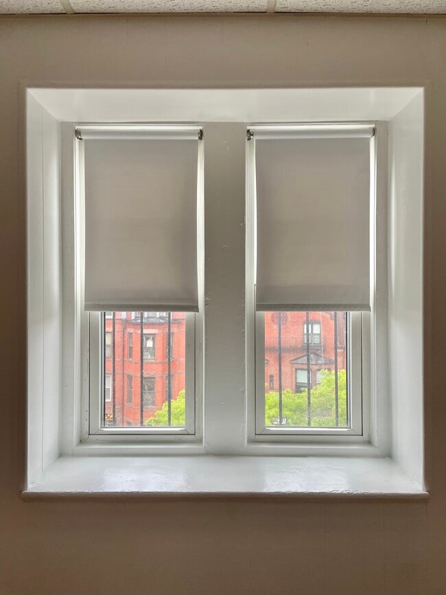 Building Photo - 264 Newbury St