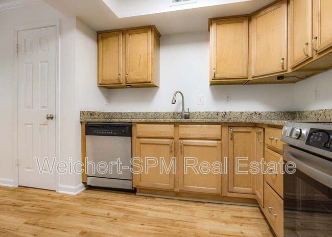 Building Photo - 1847 Gray Ridge Cove