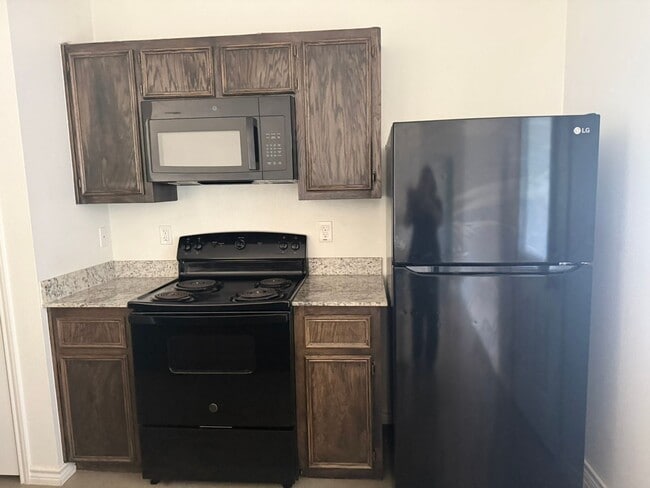 Building Photo - 1801 Emma Naylor Ct