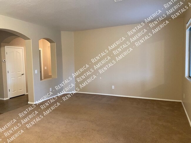 Building Photo - 2662 S Portland Ave