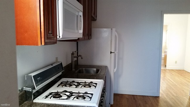 Building Photo - 227 Halladay St