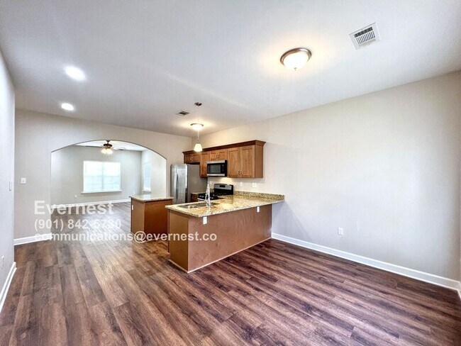 Foto del edificio - 8919 Kathryn Grace Dr