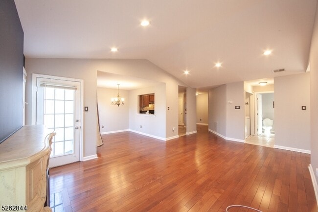 Building Photo - 18 Evergreen Dr