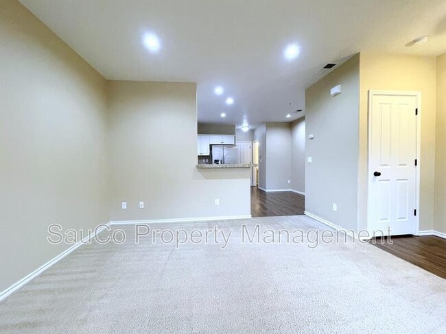Foto del edificio - 15908 NW Central Dr