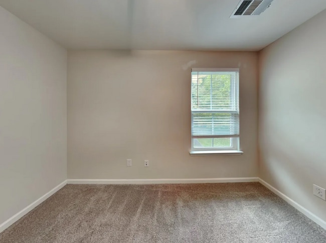 Building Photo - 946 Fairdale Ct