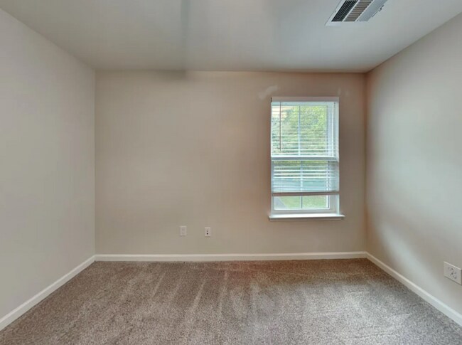 Foto del edificio - 946 Fairdale Ct