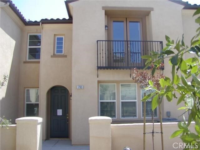 Primary Photo - 1800 E Lakeshore Dr