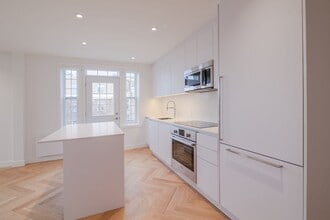 Building Photo - 590 Av Outremont