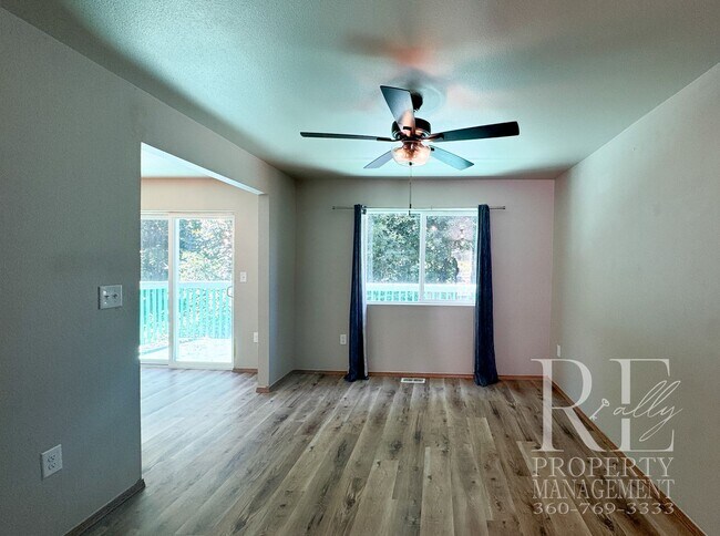 Foto del edificio - 2090 NE Green Glen Ln