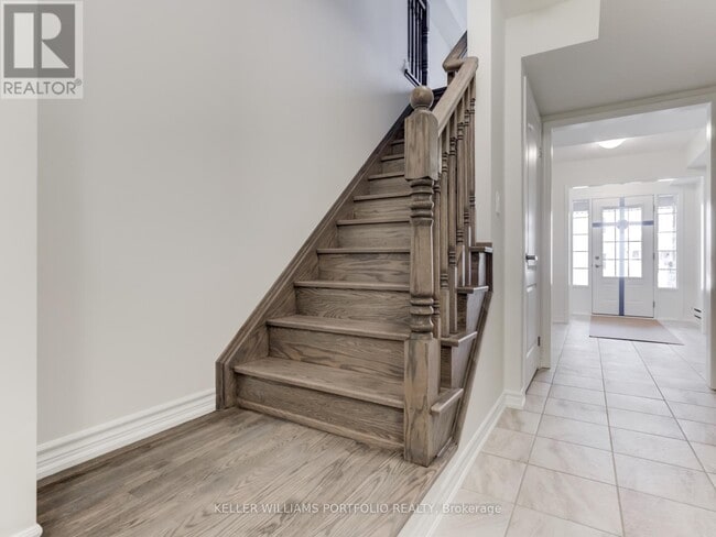 Building Photo - 7 Bluegill Cres