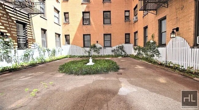 Foto del edificio - WEST 45 STREET