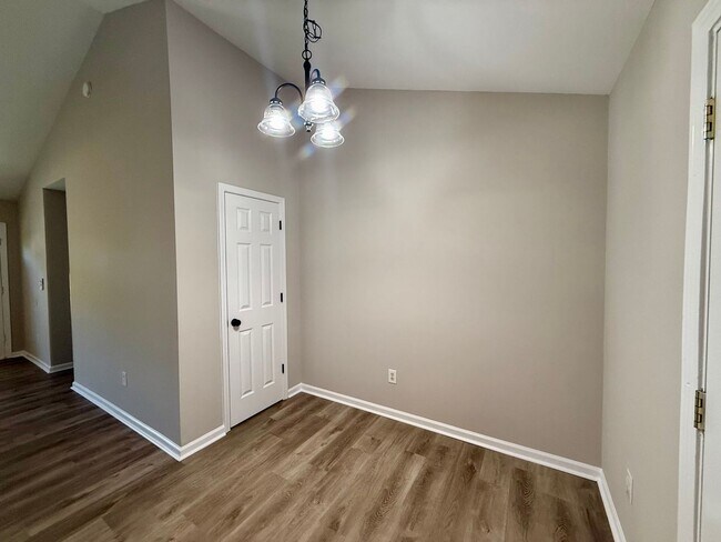 Building Photo - 1509 Crandon Dr