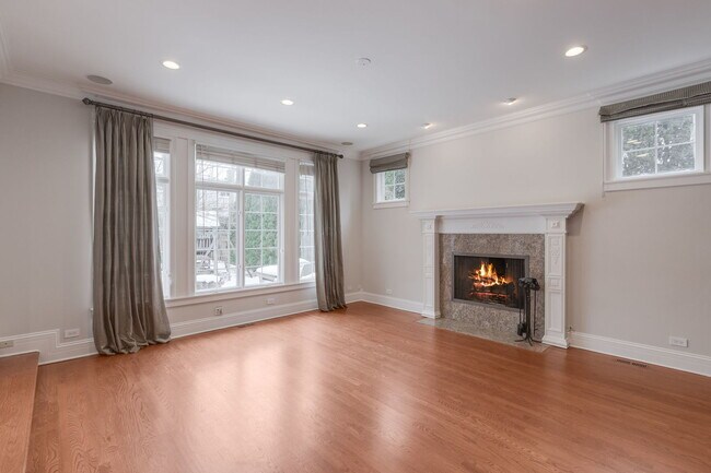 Foto del edificio - 420 Pine Manor Dr