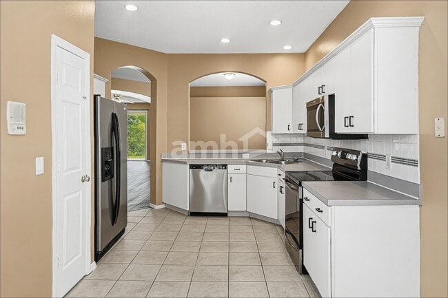 Building Photo - 922 Lake Biscayne Way