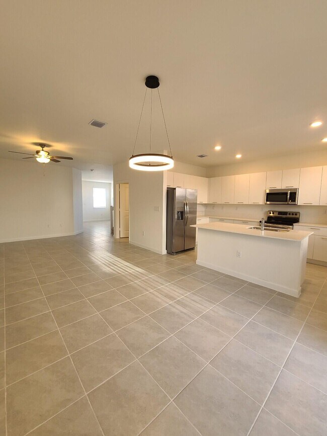 Foto del edificio - 12725 NW 24th Ave