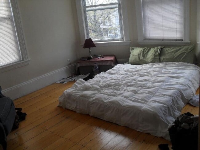 Photo - Spacious 4 Bedroom Available 9/1 - On the Green Line 7 mins to BU/ Northeastern House