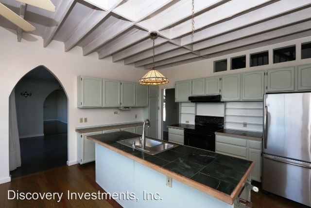 Building Photo - 6533 Castle Dr