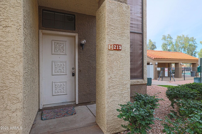 Building Photo - 1905 E University Dr