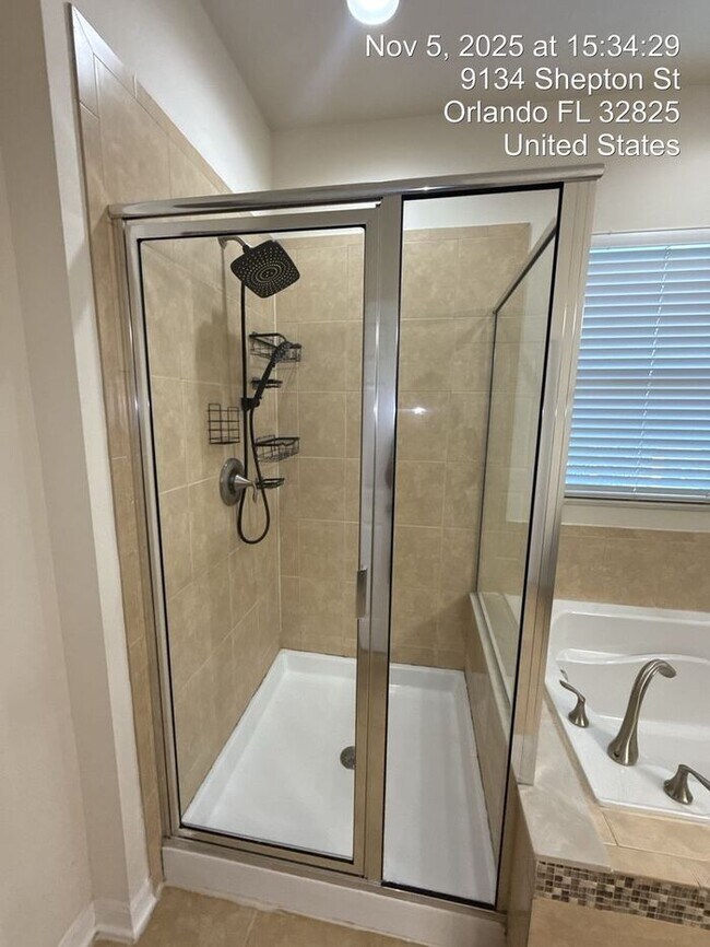 Foto del edificio - Beautiful Spacious 3 bed 2.5 bath Home in ...