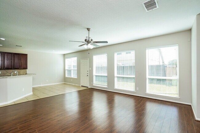 Foto del edificio - 4258 Wells Mark Dr