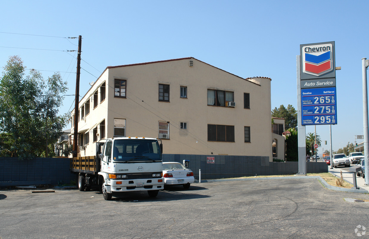 Building Photo - 1608 E Broadway