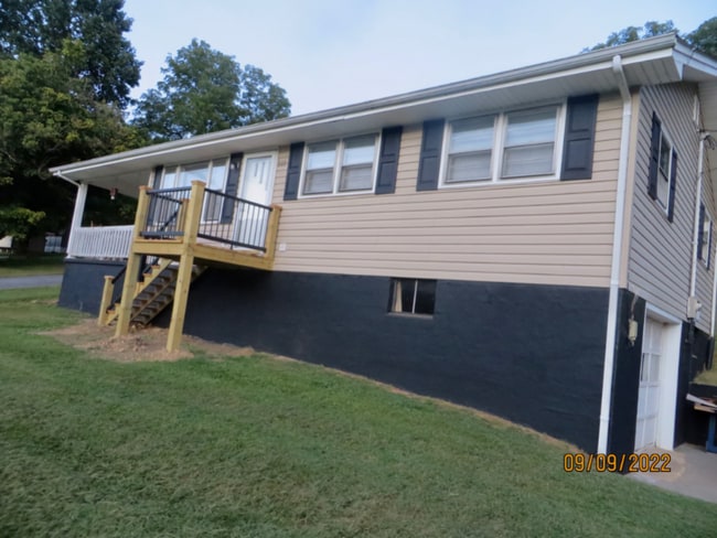 Foto del edificio - 337 Lucy Rd