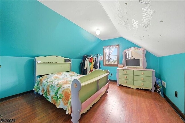 Building Photo - Single Family Home For Rent