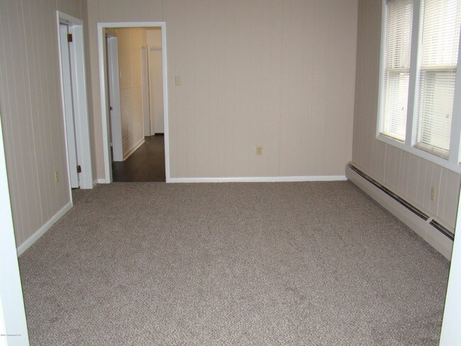 Building Photo - 25 Welles St