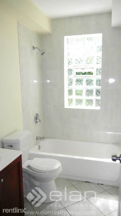 Foto del edificio - 4715 W Cornelia Ave