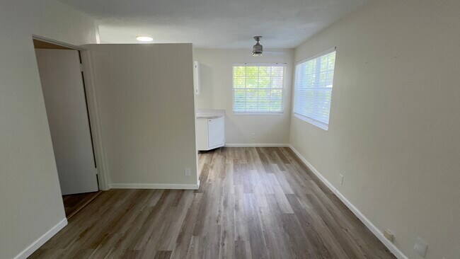 Living Room / Dining Room - 217 SW 11th Ct