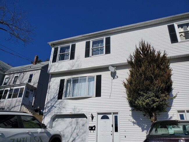 Foto del edificio - Updated 2 Bedroom  Townhouse