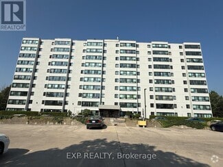 Building Photo - 600-600 Grenfell Dr