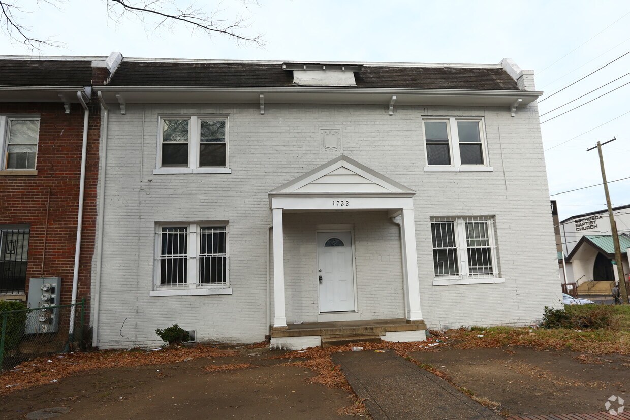 Building Photo - 1722 West Virginia Ave NE