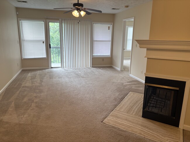 Building Photo - 962 Stewarts Creek Dr