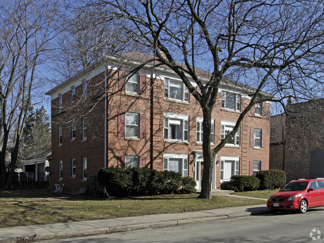 Building Photo - 2100 E Locust St