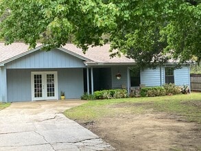 Building Photo - 285 Willow Ave