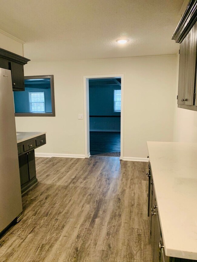 Foto del edificio - 106 Ward Ave SW