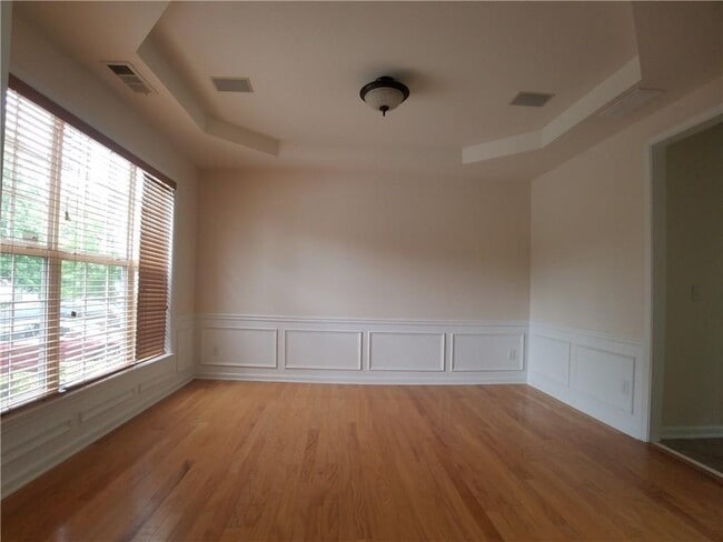 Building Photo - 603 Friars Head Ct NE