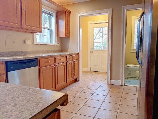 Building Photo - 78 Summer St