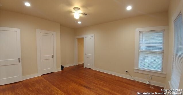 Building Photo - 821 W Woodlawn Ave