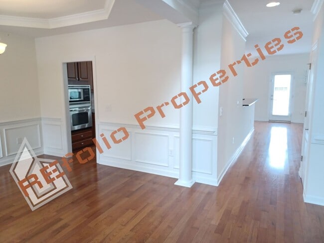 Foto del edificio - Lovely 5 Bedroom 4 Bathroom Single Family ...
