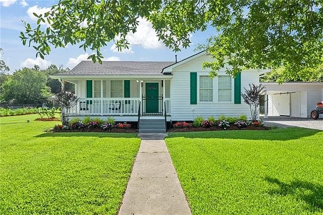 Primary Photo - 225 Magnolia St