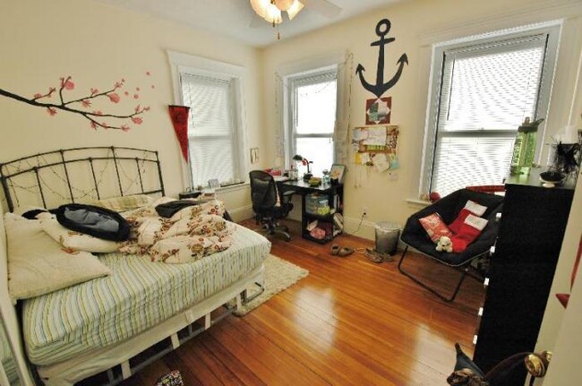 Building Photo - 2 bedroom in Boston MA 02115