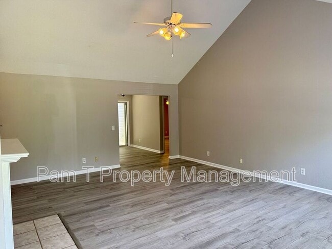Building Photo - 227 Sugar Mill Dr