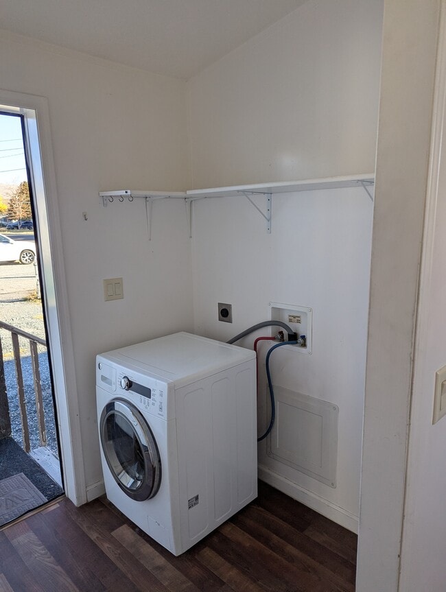 Building Photo - 2390 Poole Way