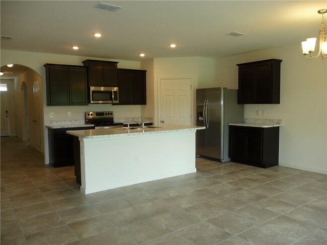 Building Photo - 2752 Granville Manor SW